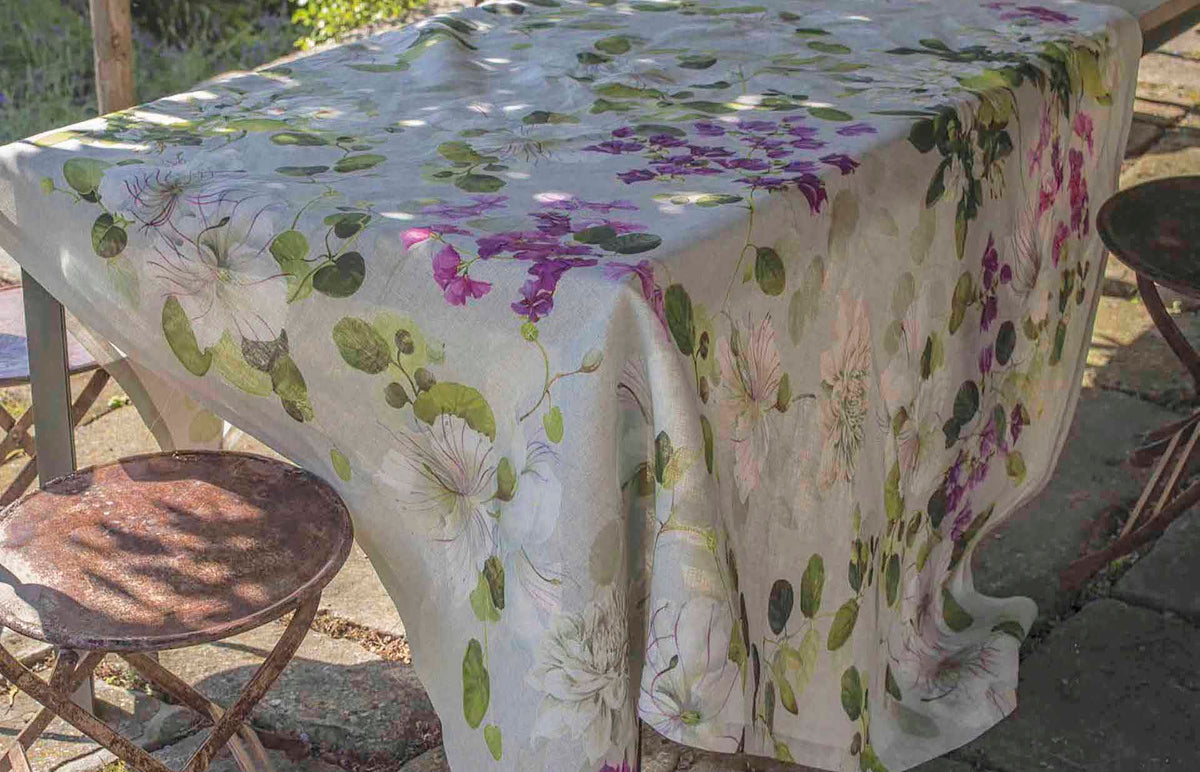 Beautiful Italian printed tablecloth, 100% cotton. Made in Italy 