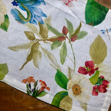 Load image into Gallery viewer, Ibisco Table Runner