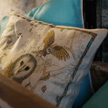 Load image into Gallery viewer, Gufo (Owl) Decorative Cushion