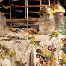 Load image into Gallery viewer, Doucers Table Runner