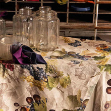 Load image into Gallery viewer, Doucers Table Runner