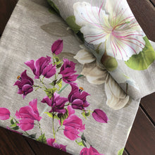 Load image into Gallery viewer, Biscondola Table Runner
